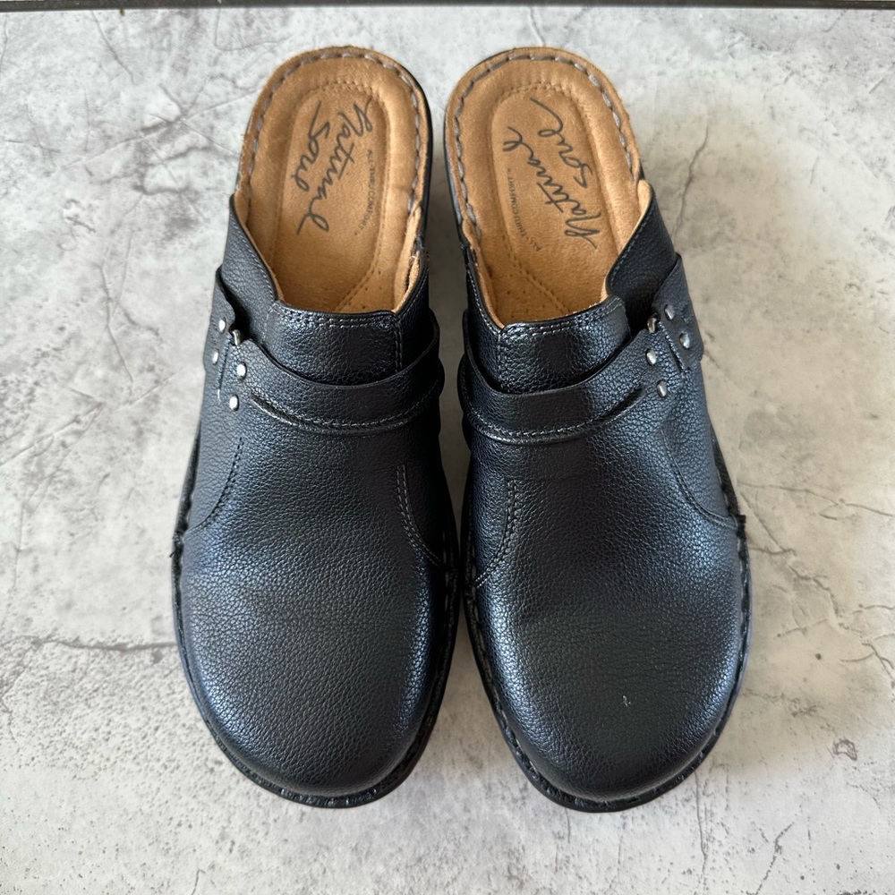 Brand new Natural Soul clogs size 9.5